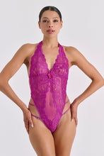 Φόρτωση εικόνας στο εργαλείο προβολής Συλλογής, EVAUNDERWEAR - γυναικείο κορμάκι - Milena Paris 2529 - δαντελένιο string σε φούξια με τριπλά λάστιχα και δέσιμο στον αυχένα.