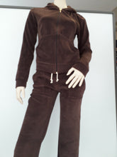 Load image into Gallery viewer, Γυναικεία φόρμα βελουτέ &quot;activewear hope brown&quot; MariePo | evaunderwear - Eva Underwear 
